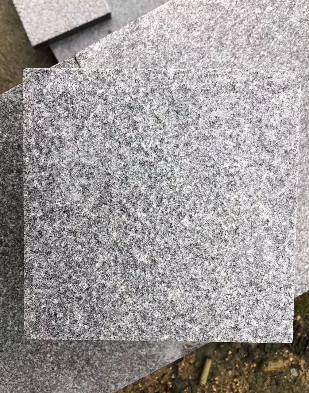湖北羅田白蓮河石材產(chǎn)業(yè)穩(wěn)步發(fā)展，羅田芝麻灰保質(zhì)保量完成四方來單！