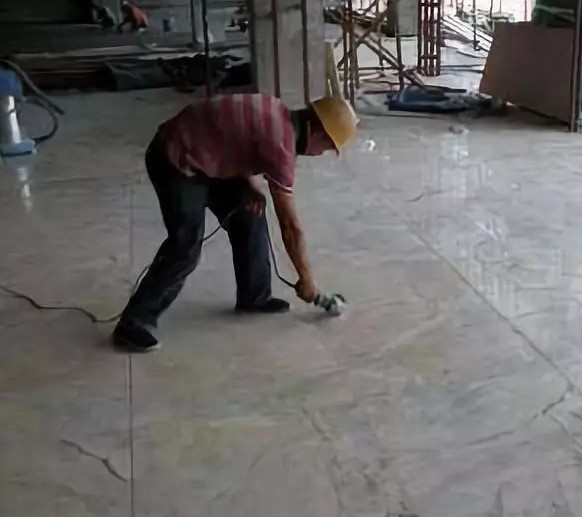 新房大理石地板為什么會(huì)空鼓？都是哪些原因造成的？