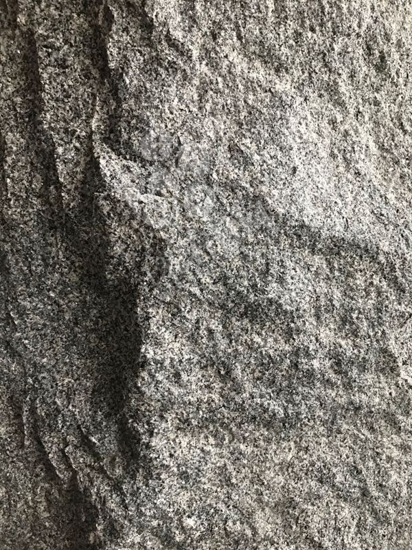 【鴻福興石業(yè)】新老礦G654#芝麻黑大量荒料成品供應