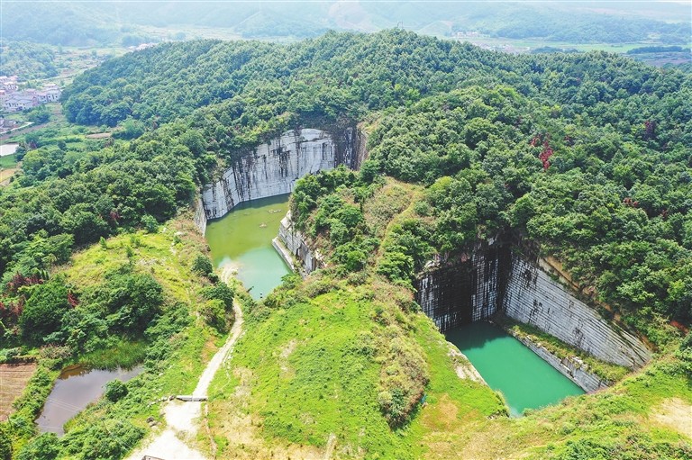 江西芝麻白礦山產(chǎn)區(qū)復綠后的都昌蘇山15、19號礦區(qū)