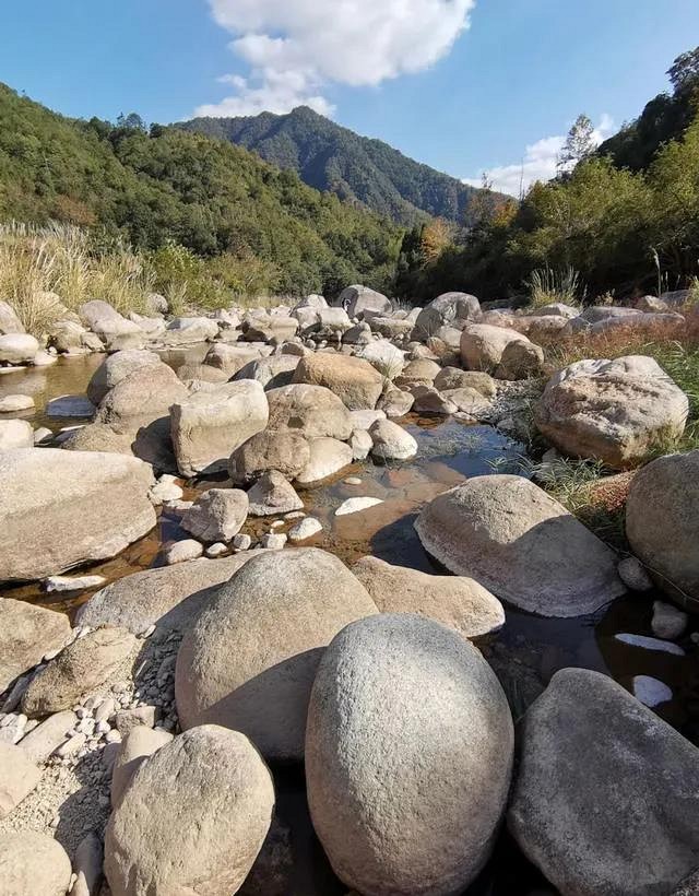 人跡罕至！浙江溫州永嘉這里有條花崗巖石河、平板溪