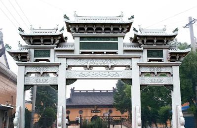 淺談石雕牌坊價(jià)格決定因素分析，附價(jià)格參考！