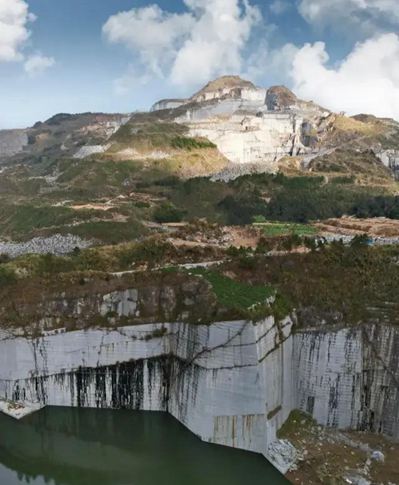 圖賞封礦后的福建最大石材礦山——長泰吳田山！
