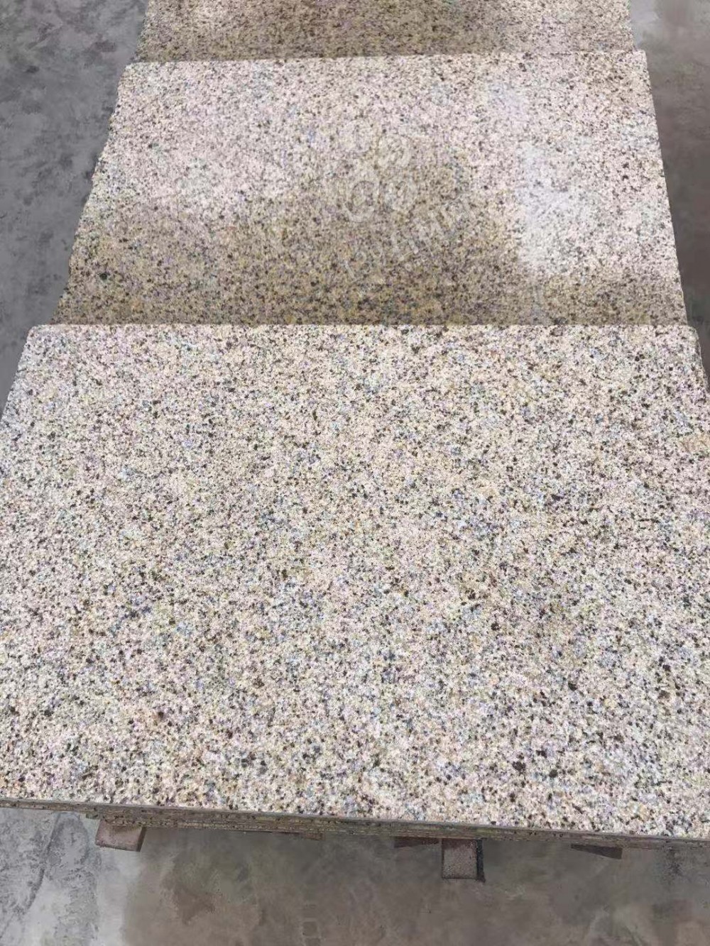 江西金黃色花崗巖產(chǎn)品系列（新卡麥、菊花黃、黃銹石、黃金麻）介紹